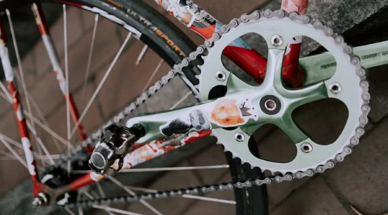 Veja como limpar corrente de bicicleta