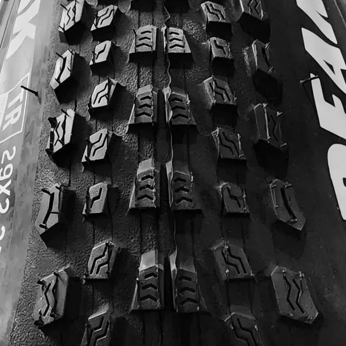 Pneu 29x2.25 GoodYear Peak