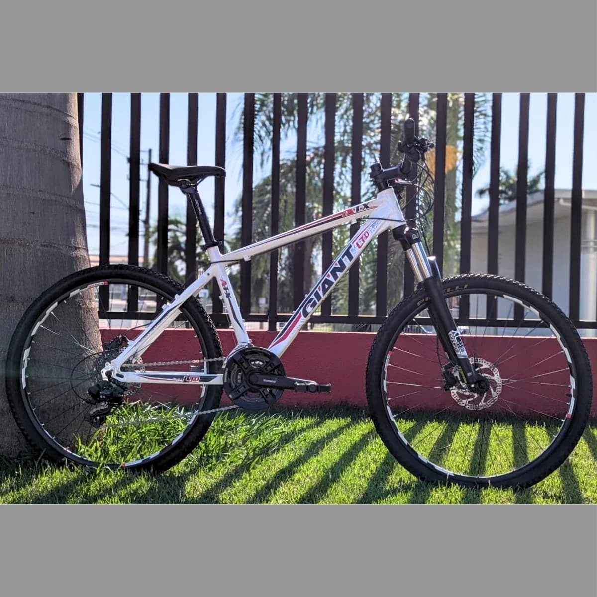 Bicicleta Aro 26 Giant ATX 24 Velocidades Shimano