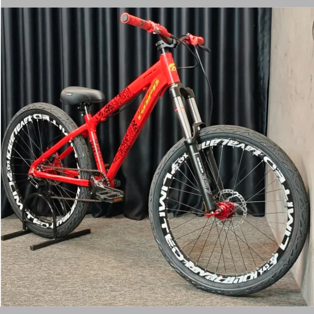 Bicicleta Aro 26 Kapa FRX Freeride Single Freio Hidráulico